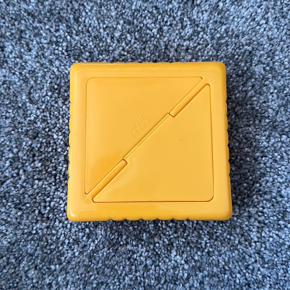 Vintage Kellogg’s Cheez-it snack container